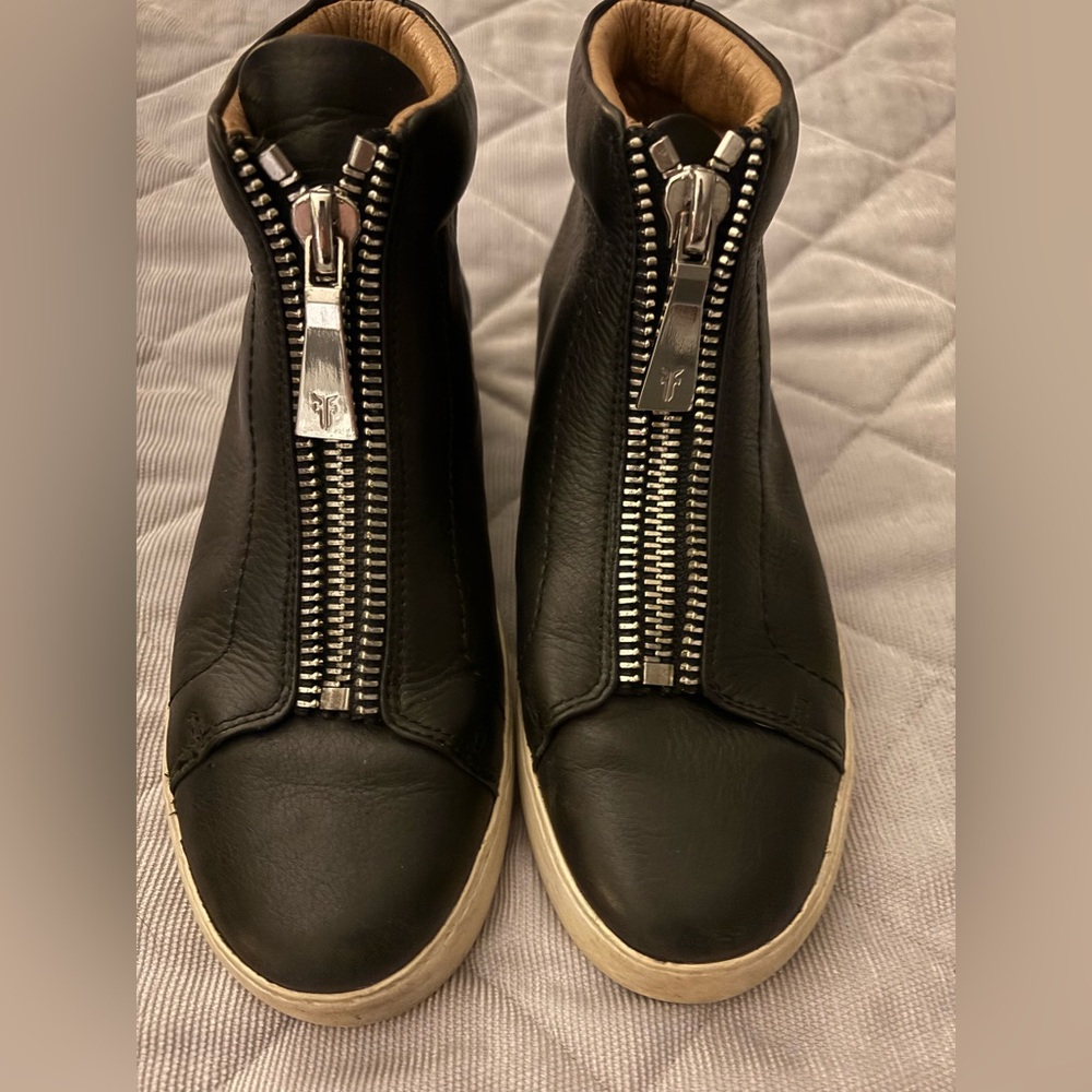 Black zip up Frye leather casual shoe